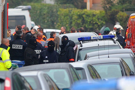 Τώρα-Μέσα στο διαμέρισμα η αστυνομία