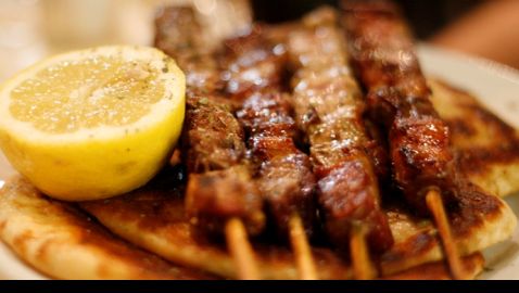 «Φέρε καλαμάκια»