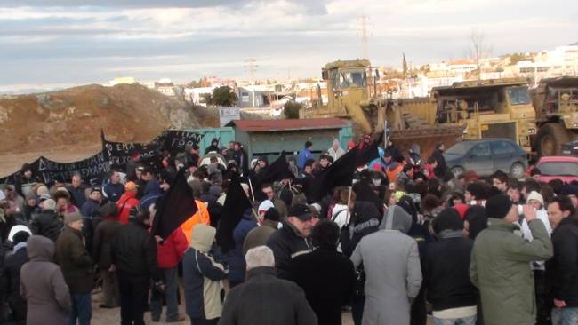 Απειλούν με αγωγές