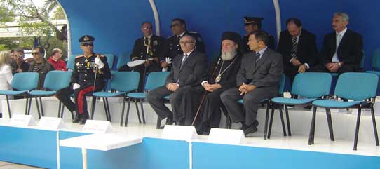 Δεν στήνουν εξέδρα για την 25η