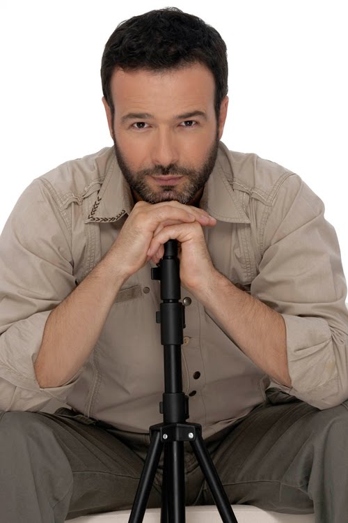 Ο Θανάσης και τα κορίτσια του!