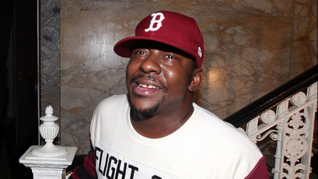 “Χορεύουν” στον τάφο της!