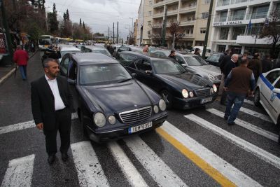 Ακριβές οι νεκροφόρες