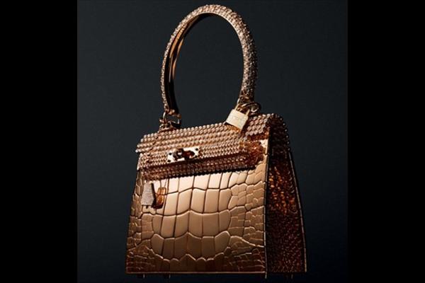 Tα φετίχ πληρώνονται