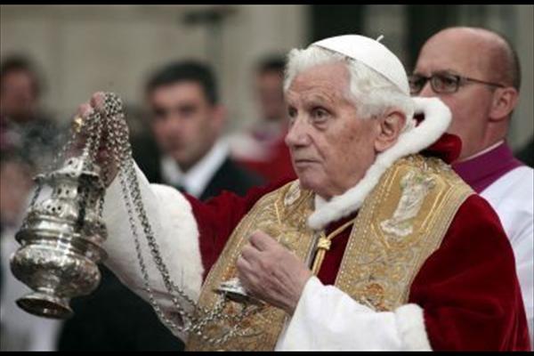 Επίθεση στον Πάπα Βενέδικτο