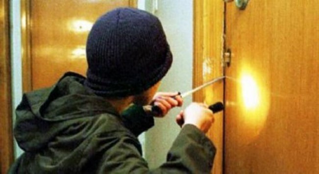 11χρονος διαρρήκτης!