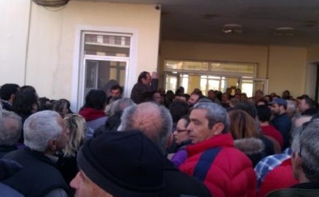 “Πολιορκούν” νοσοκομείο