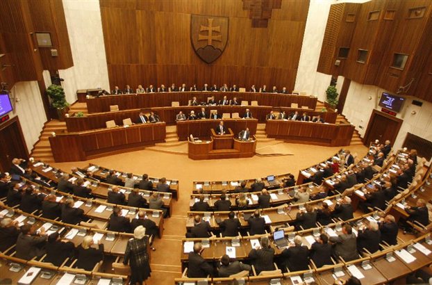 «Στρίβει» αριστερά η Σλοβακία