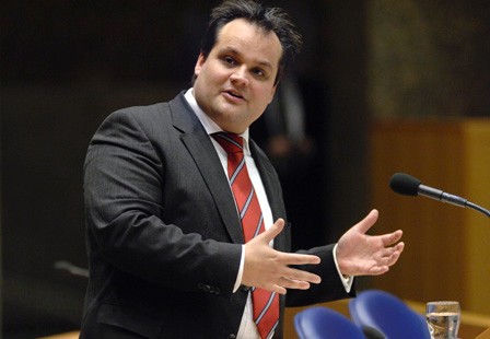 “Πρέπει να στηρίξουμε Ελλάδα”