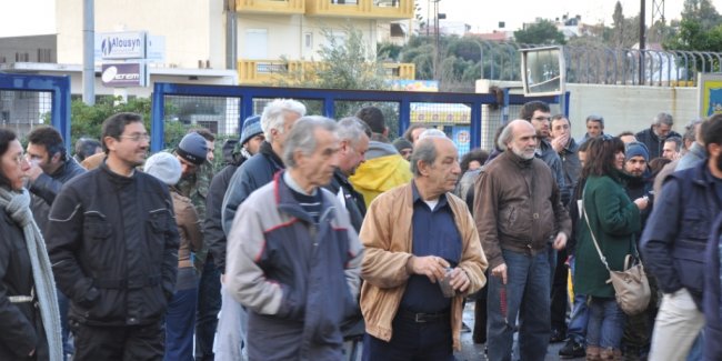 Τώρα -Διαμαρτυρία για το χαράτσι