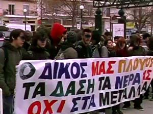 Γιατί χάνουν μάθημα τα παιδιά;