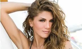 Πρόβα νυφικού για την Αγγελική!