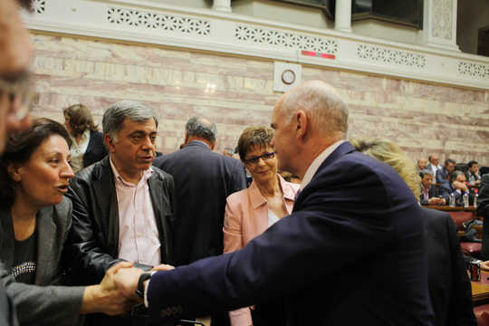 Οι “φρουροί” του Παπανδρέου