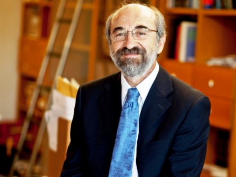 ‘Επεσε από τη σκάλα ο δήμαρχος