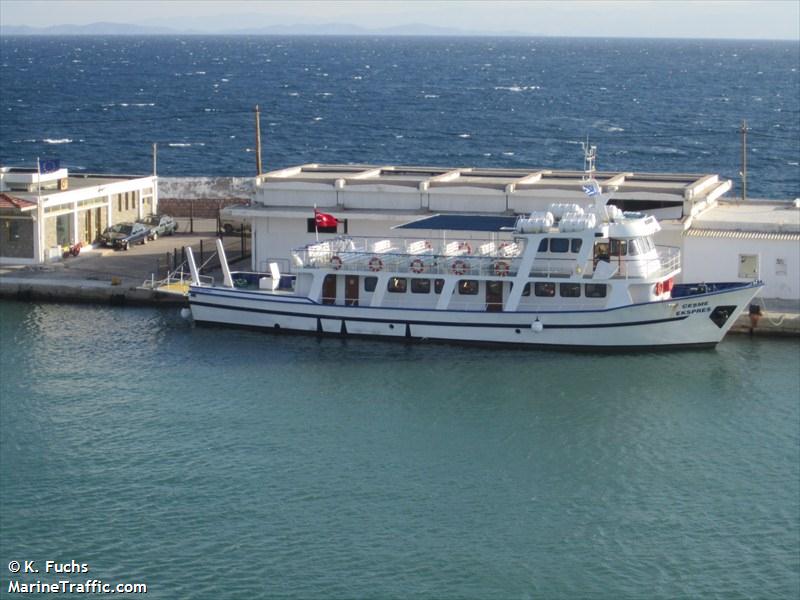 Δεμένο το Τσεσμέν Εξπρές