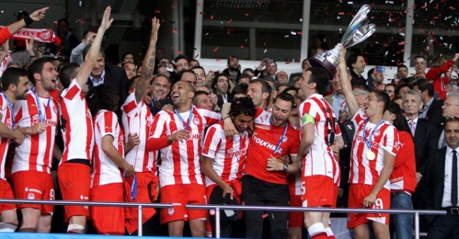 Η απονομή του κυπέλλου