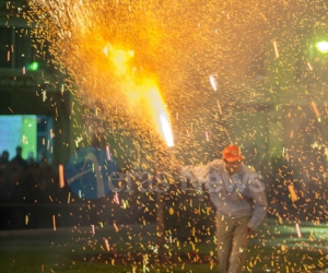 “Έκαψαν” την πλατεία