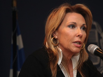 Ρίχνεται στον αγώνα…