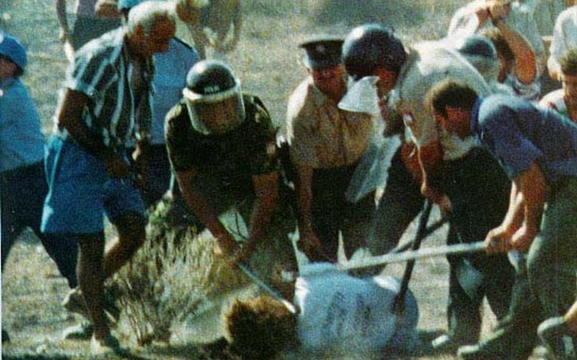 Πάει να βρει τον ήρωα γιο του