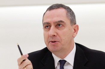 ”Ο Βενιζέλος προκαλεί τους πολίτες”