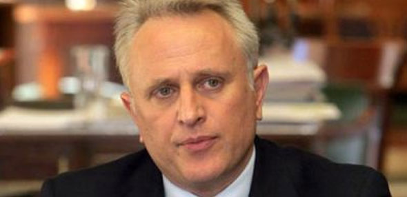 “Η παραίτησή μου στη διάθεση του Παπαδήμου”