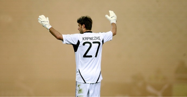 Στην εξέδρα ο Καρνέζης!