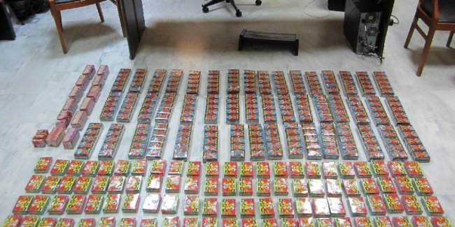 “Οπλοστάσιο” με κροτίδες