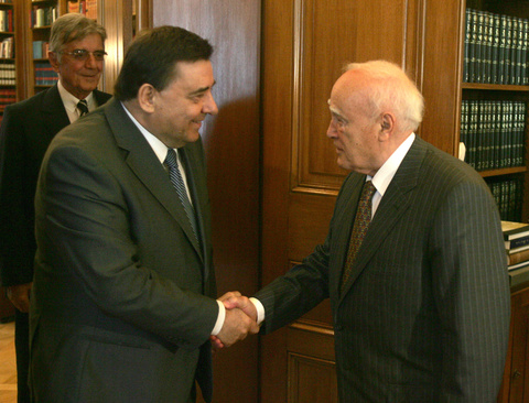 “Οι εκλογές είναι κομβικές”