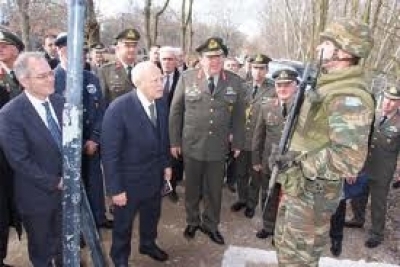 Δεν “τσούγκρισαν” οι πολιτικοί