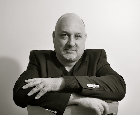 Οι “ροζ” νύχτες στην πρεσβεία