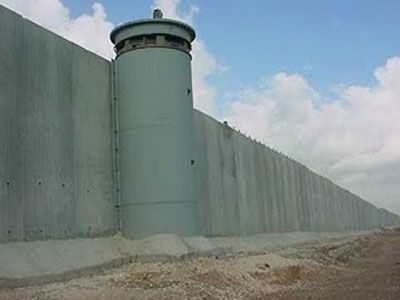 Το Ισραήλ υψώνει τείχη