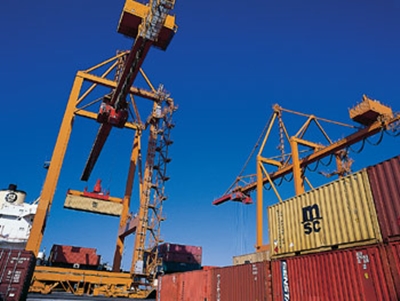 Παραλύει το λιμάνι την Παρασκευή