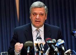 «Να αναλάβουν τις ευθύνες τους»