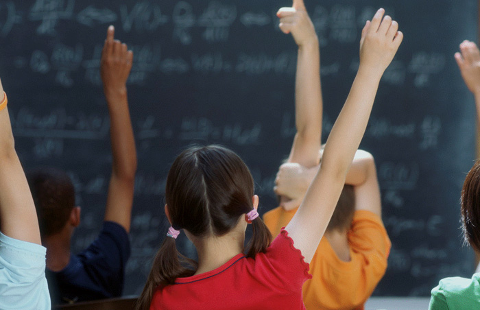 Τους μαθητές τους τρώει το…