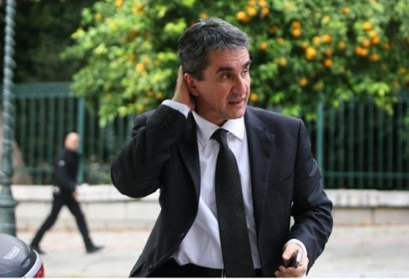 “Θέμα” με Λοβέρδο