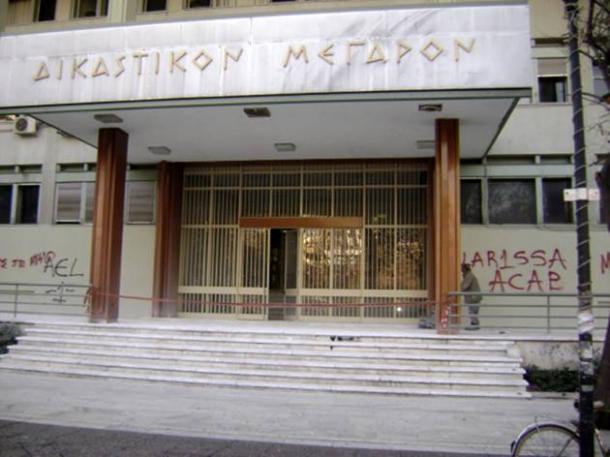 Βόμβα στα δικαστήρια Λάρισας;