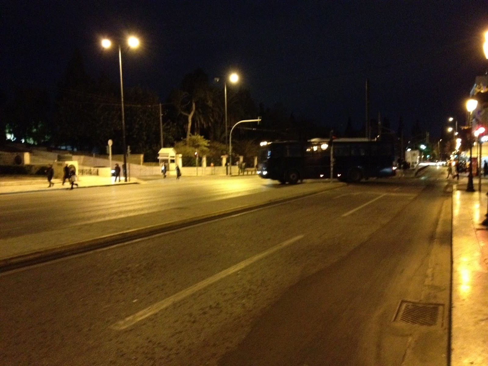 Τώρα-Άνοιξε η Αμαλίας