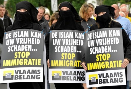 “Κουκούλα” στο… Ίντερνετ