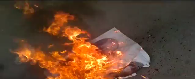 Καίνε εικόνες του Άσαντ