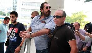 Τώρα-Παραδίδεται ο Ψωμιάδης