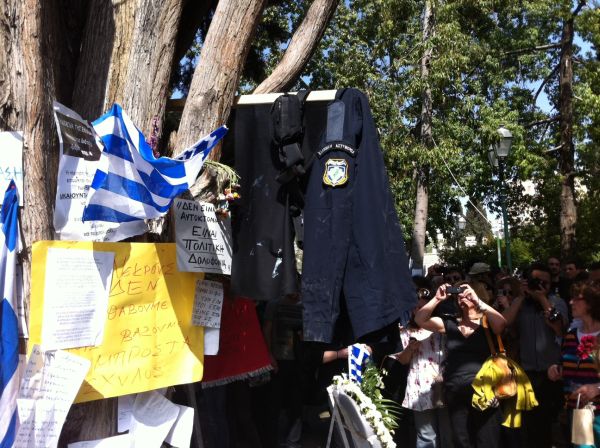 Στο 401 νοσοκομείο ο αστυνομικός