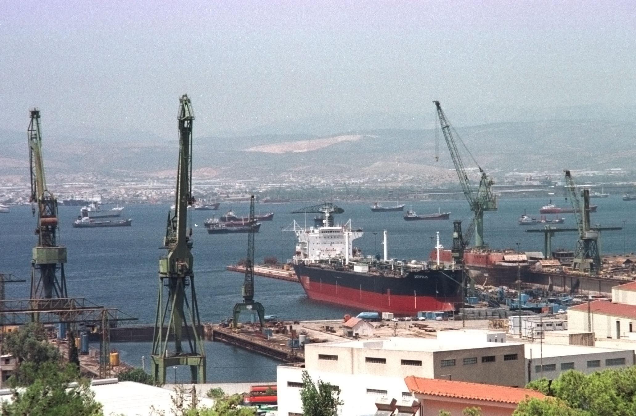 Τώρα-Παραμένει κλειστή η Μεσογείων