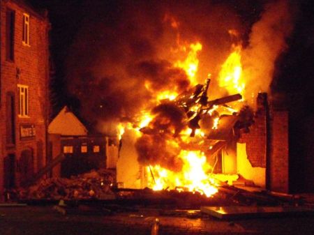 Έκρηξη σε ξυλουργείο