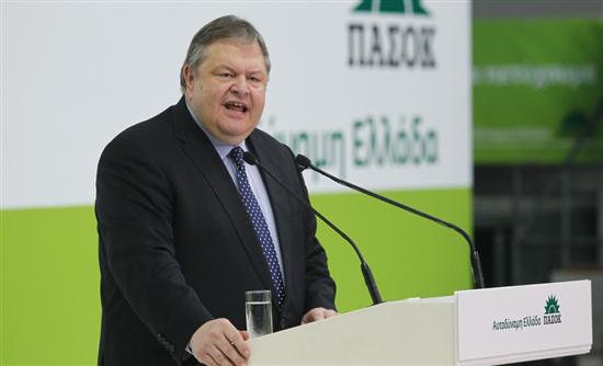 Λίγο μετά τις 10 τα ψηφοδέλτια