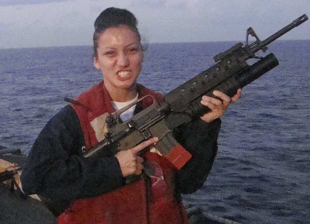 “Εγώ την έμαθα να πυροβολεί”