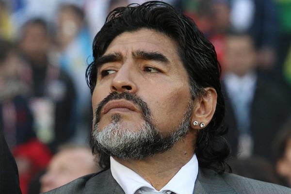 ”Είναι χαζός ο Πελέ”