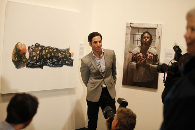 Ζωγραφίζει…