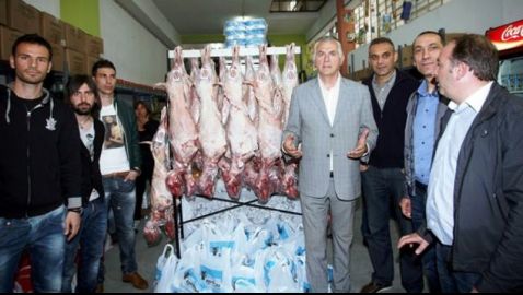 Ποια ομάδα μοιράζει αρνιά;