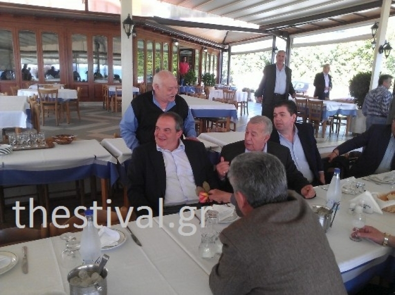 Λουκούλειο γεύμα για Καραμανλή