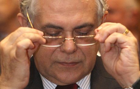 Τι θα κάνει ο Παπαδήμος αύριο;